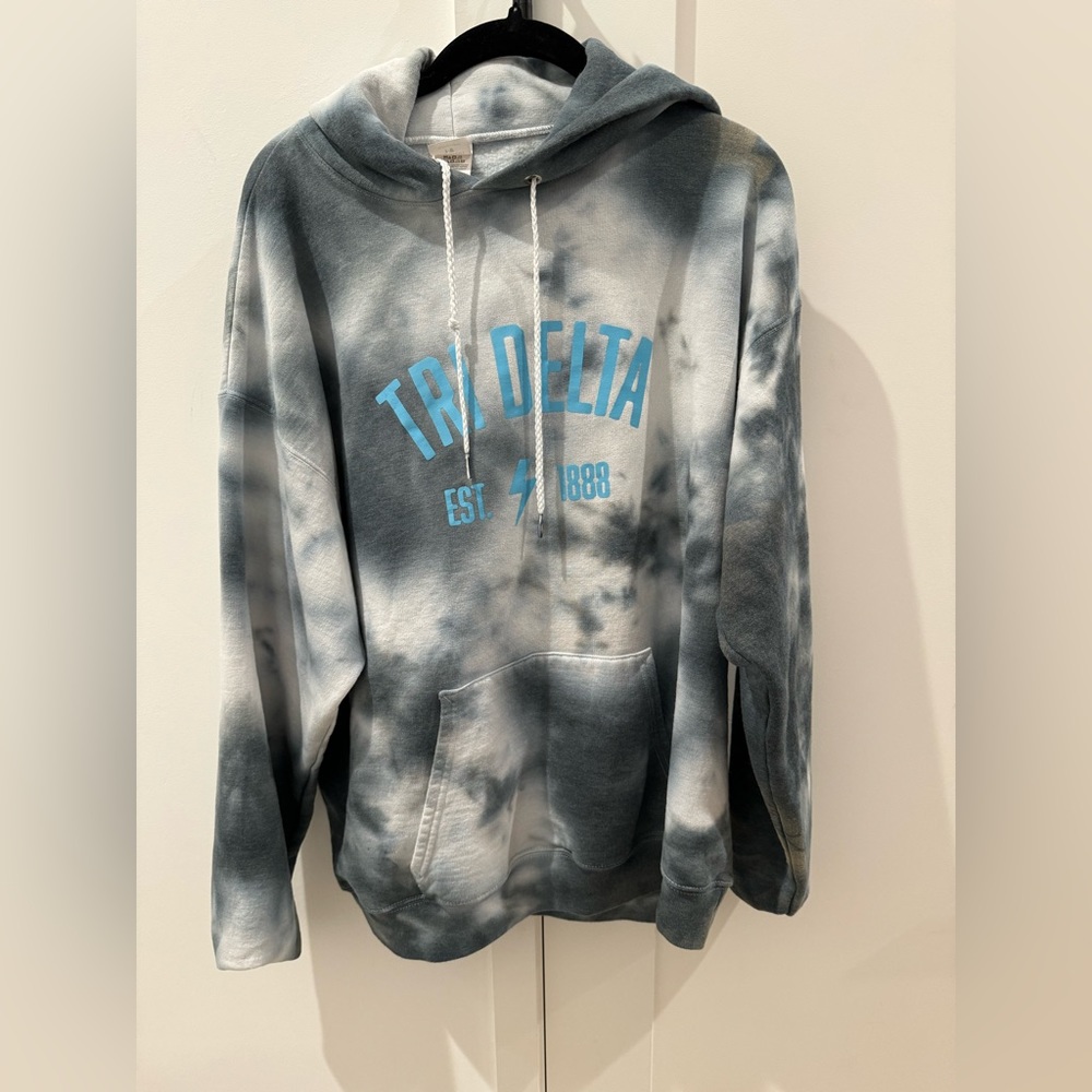 Tri Delta Large Tie Dyed Hoodie. 💙⚡️